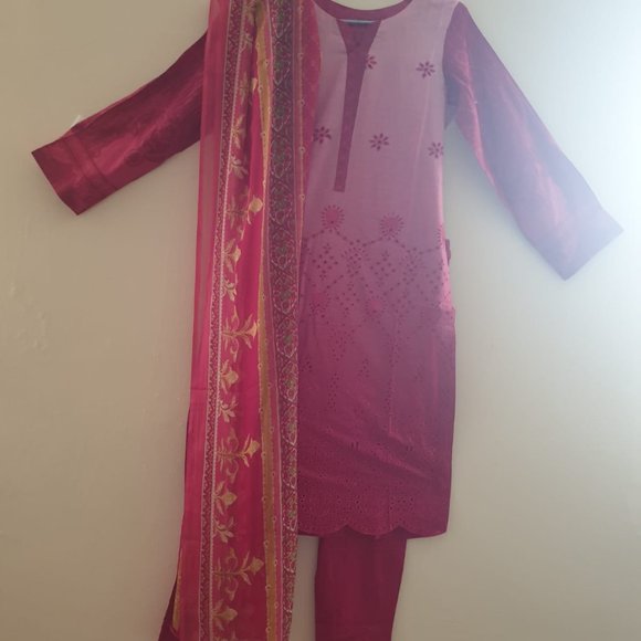 Pink Embroidered 3-Piece Lawn Suit - Picture 5 of 5